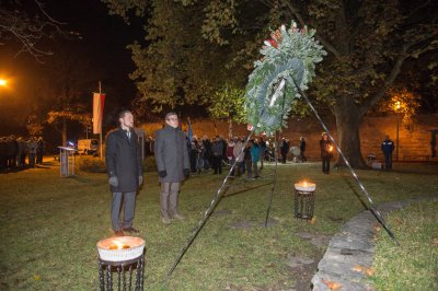 Schweigeminute am Kriegerdenkmal 2016