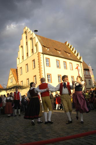 Maibaumaufstellen Gerolzhofen 082