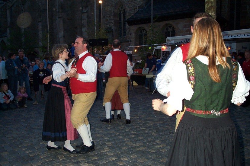 Maibaum_Kroenung05_018.jpg